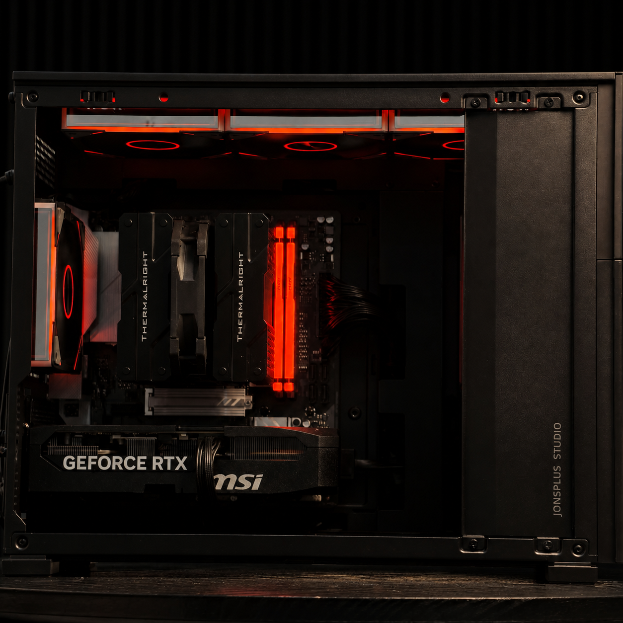 JONSBO D31 SCREEN BLACK · 红色内部视角 · 双塔风冷与显卡布局