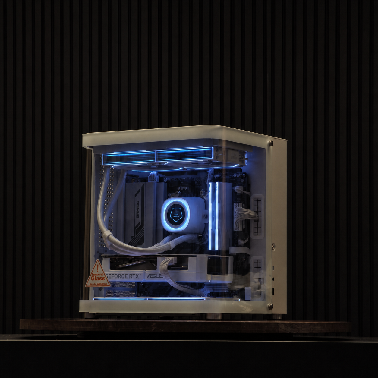 TK1 WHITE · 正面硬件视角 · 水冷、内存与显卡布局